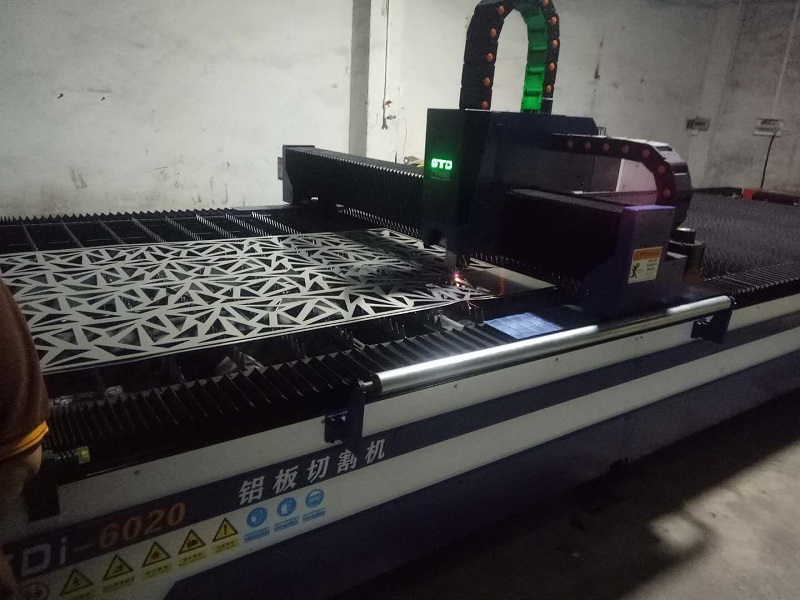 GTDi-6020大型铝板切割机 激光切割引导变革